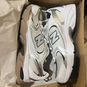 New Balance 530 sneakers